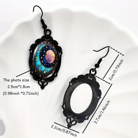 NWT! A Moon Within a Moon Photo In a Detailed Black Frame Pierced Dangle Earring - Picture 4 of 4